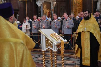 Москва. Благотворительный молебен в честь иконы Божией Матери `Неопалимая Купина` в храме Христа Спасителя.