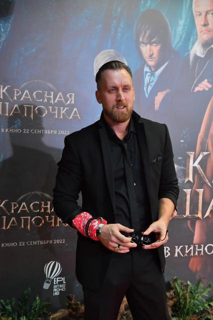 Москва. Актер Даниил Якушев  на премьере фильма `Красная шапочка` в кинотеатре `Каро`.