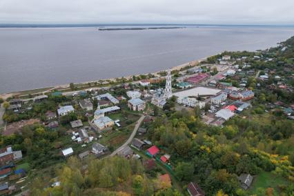 Ивановская область. г.Юрьевец. Вид на город и Горьковское водохранилище.