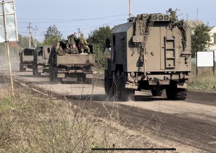 Луганская область. г.Кременная. Колонна военной техники.