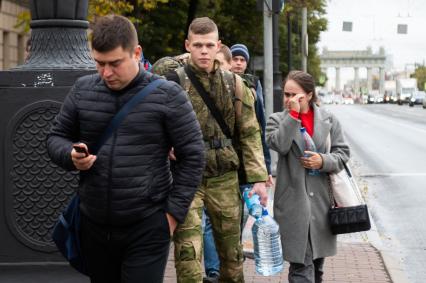 Санкт-Петербург. Проводы призывников в рамках частичной мобилизации у временного пункта мобилизации. Президент РФ Владимир Путин 21 сентября подписал указ о проведении в стране частичной мобилизации.