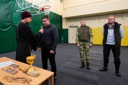 Санкт-Петербург. Мужчины, призванные на военную службу в ходе частичной мобилизации, в пункте набора граждан пребывающих в запасе. Президент РФ Владимир Путин 21 сентября подписал указ о проведении в стране частичной мобилизации.