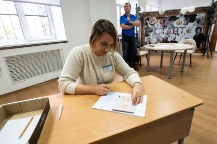 Санкт-Петербург. В пункте набора граждан пребывающих в запасе. Президент РФ Владимир Путин 21 сентября подписал указ о проведении в стране частичной мобилизации.