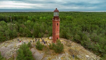 Ленинградская область. Маяк на острове Большой Тютерс в Финском заливе.