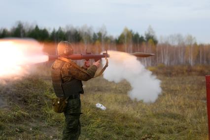 Свердловская область. Еланский военный учебный центр. Граждане призваные из запаса, во время частичной мобилизации, на стрелковом полигоне, проходят подготовку по стрельбе из гранатомета РПГ-7. Президент РФ Владимир Путин 21 сентября подписал указ о проведении в стране частичной мобилизации