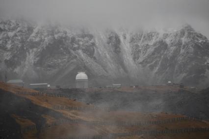 Кабардино-Балкарская Республика. Горы Приэльбрусья. Вид с поляны Азау.