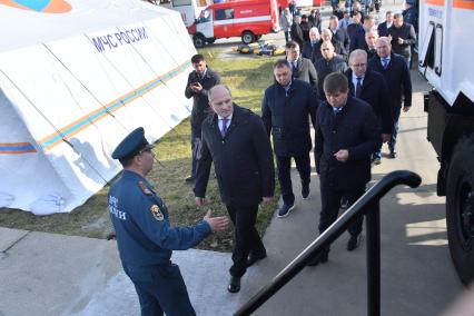 Калининградская область. Министр РФ по делам гражданской обороны, чрезвычайным ситуациям и ликвидации последствий стихийных бедствий (МЧС) Александр Куренко (второй слева) на масштабных учениях МЧС России в рамках Совместной коллегии стран-лидеров СНГ.