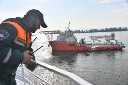 Калининградская область. Корабль в акватории Калининградского залива во время масштабных учений МЧС России, в рамках Совместной коллегии стран-лидеров СНГ.