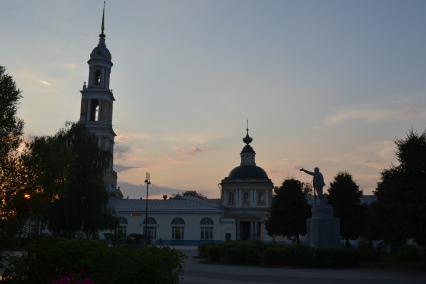 Московская область. г.Коломна. Памятник Ленину на площади Двух революций.