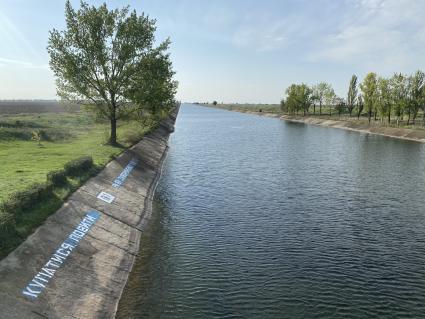 Маршрут в Крым от Новоазовска до Чонгара. Водохранилище.