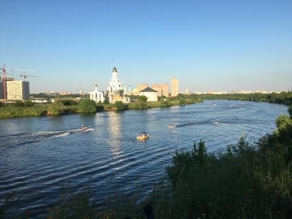 Москва. Катера на Москве-реке.