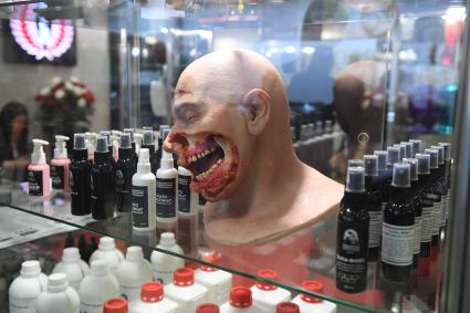 Москва. На выставке погребальных принадлежностей, похоронного сервиса, мемориального искусства `Некрополь - WorldRussia 2022` в центральном выставочном комплексе `Экспоцентр`.