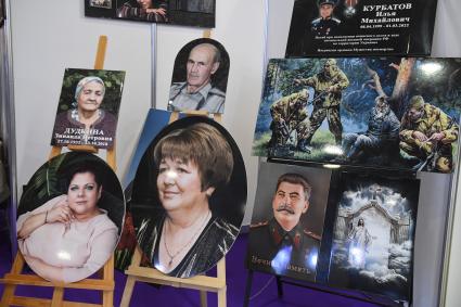 Москва. На выставке погребальных принадлежностей, похоронного сервиса, мемориального искусства `Некрополь - WorldRussia 2022` в центральном выставочном комплексе `Экспоцентр`.