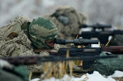 Свердловская область. Еланский военный учебный центр. Граждане призваные из запаса, во время частичной мобилизации, проходят огневую подготовку на стрельбище. Президент РФ Владимир Путин 21 сентября подписал указ о проведении в стране частичной мобилизации