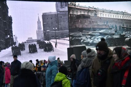 Москва. На территории интерактивного музея под открытым небом на Красной площади. Музей посвящен параду 7 ноября 1941 года.