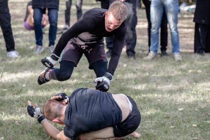 Москва. Участники боев без правил промоушена `Патлы`.