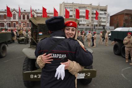 Самара. Парад Памяти `Дорога Победы`, посвященный 81-й годовщине военного парада 1941 года, на площади Куйбышева.