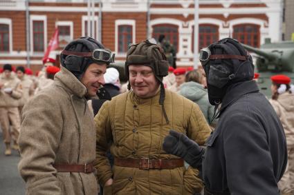 Самара. Парад Памяти `Дорога Победы`, посвященный 81-й годовщине военного парада 1941 года, на площади Куйбышева.