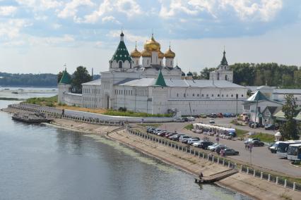 Кострома. Свято-Троицкий Ипатьевский монастырь.