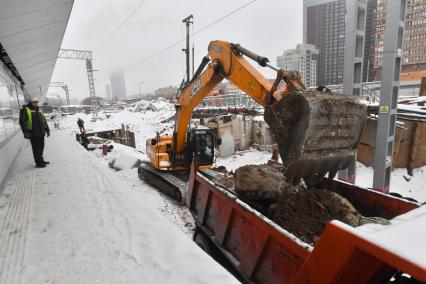 Москва. Работы по строительству станции Тимирязевская первого Московского центрального диаметра (МЦД-1).