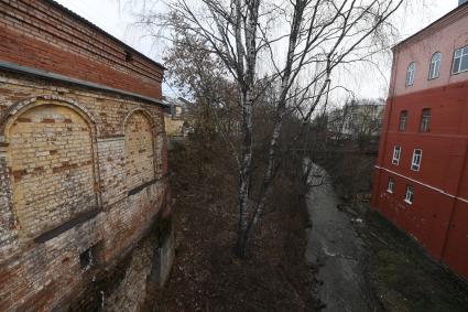 Вологодская область. Вологда. Корреспонденты `Комсомольской правды` Владимир Ворсобин и Иван Макеев путешествуют автостопом по России. Виды города.