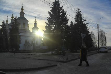 Вологодская область. Великий Устюг. Корреспонденты `Комсомольской правды` Владимир Ворсобин и Иван Макеев путешествуют автостопом по России. Вид города.