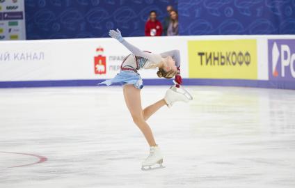 Пермь. Софья Муравьева с произвольной программой женского одиночного катания на VI этапе Гран-при России по фигурному катанию.