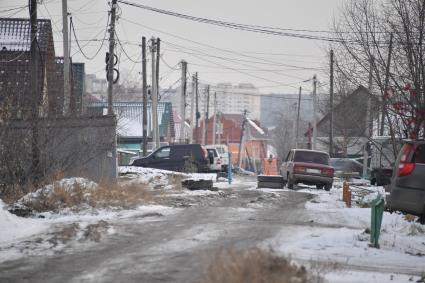 Омск. Корреспонденты `Комсомольской правды` Владимир Ворсобин и Иван Макеев путешествуют автостопом по России. Вид на одну из улиц города.