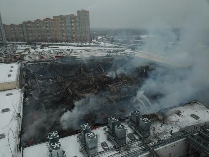 Московская область. г.Химки. Тушение пожара в магазине OBI на территории торгового центра `МЕГА Химки`.