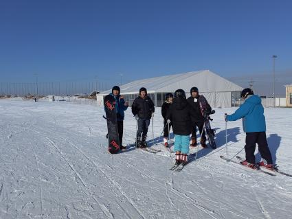 Монголия. г.Улан-Батор. Горнолыжный курорт Sky Resort расположен в пригороде Улан-Баторе. Зимой катаются на горных лыжах, санях и сноуборде, летом играют в гольф.