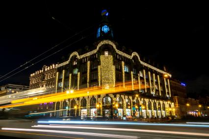 Санкт-Петербург. Новогоднее украшение Невского проспекта. Дом Зингера.