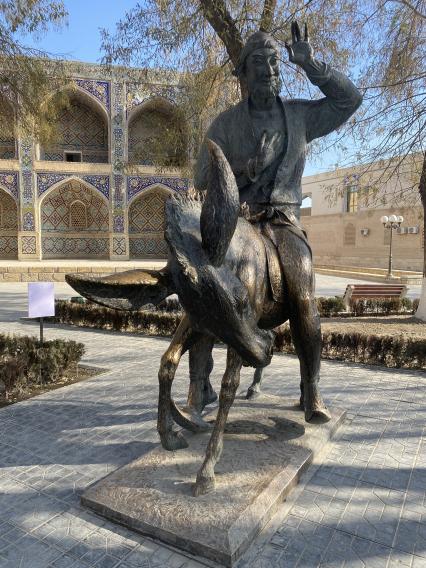 Республика Узбекистан. г. Бухара. Памятник герою национального фольклора Ходже Насреддину.