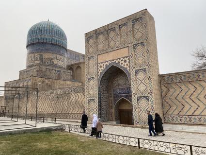 Республика Узбекистан. г. Самарканд. Вид на мечеть Биби-Ханум.
