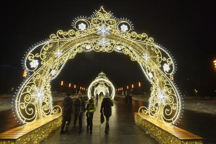 Москва. Новогодняя инсталляция на территории ВДНХ.