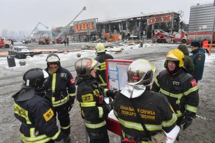 Московская область. г.Химки. Тушение пожара в магазине OBI на территории торгового центра `МЕГА Химки`.