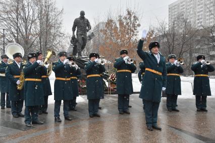 Москва. На  открытии памятника бывшему министру МЧС Евгению Зиничеву, погибшему 8 сентября 2021 года при исполнении служебных обязанностей