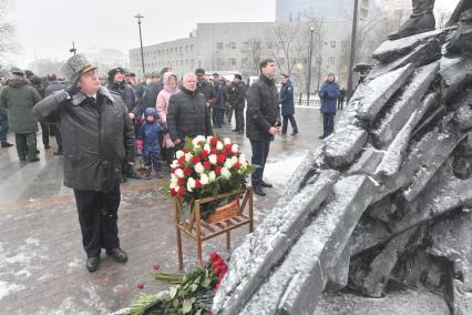 Москва. На открытии памятника бывшему министру МЧС Евгению Зиничеву, погибшему 8 сентября 2021 года при исполнении служебных обязанностей