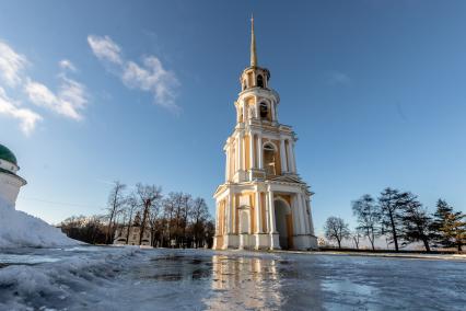 Рязань. Соборная колокольня  Рязанского кремля.