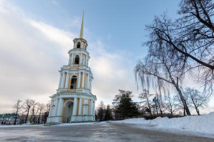 Рязань. Соборная колокольня  Рязанского кремля.