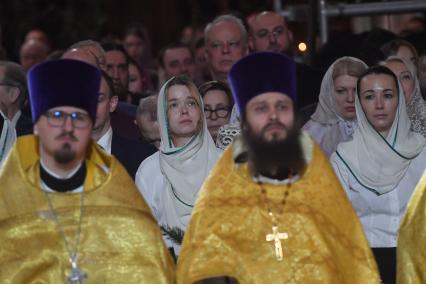 Москва. Во время  Рождественского богослужения в храме Христа Спасителя в Москве.