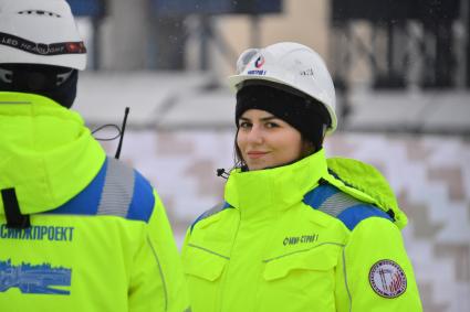 Москва. Рабочие  во время технического запуска последнего восточного участка Большой кольцевой линии (БКЛ) Московского метрополитена.