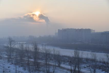 Чита. Корреспонденты `Комсомольской правды` Владимир Ворсобин и Иван Макеев путешествуют автостопом по России. Виды города.