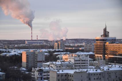 Благовещенск. Корреспонденты `Комсомольской правды` Владимир Ворсобин и Иван Макеев путешествуют автостопом по России. Панорама города.