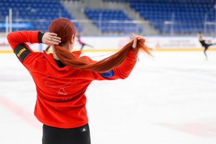 Красноярск. Фигуристка Александра Трусова проводит мастер-класс для старших воспитанников красноярских спортивных школ по фигурному катанию.