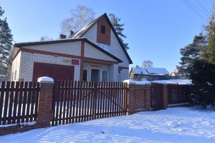 Алтайский край. Село Ларичиха.  Корреспонденты `Комсомольской правды` Владимир Ворсобин и Иван Макеев путешествуют автостопом по России. Участковый пункт полиции.