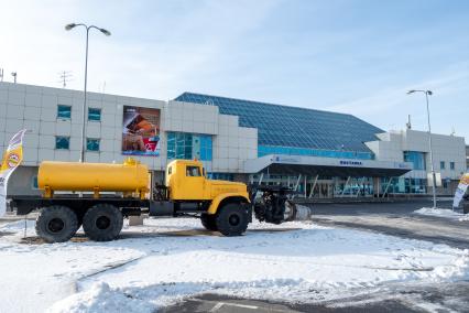 Санкт-Петербург. Здание аэропорта `Пулково-2`.