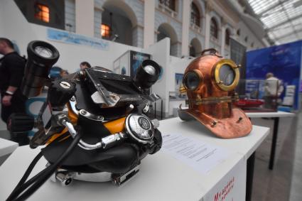 Москва. Водолазное снаряжение на выставке Moscow Dive Show`Главная выставка водного человека` в Гостином дворе.