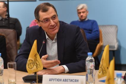 Москва. Академик РАН, директор Института системного программирования Арутюн Аветисян во время круглого стола `Новая форма денег`.