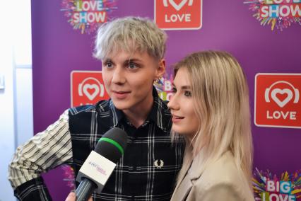 Москва. Певец Ваня Дмитриенко перед началом Big Love Show 2023 на ВТБ Арене.