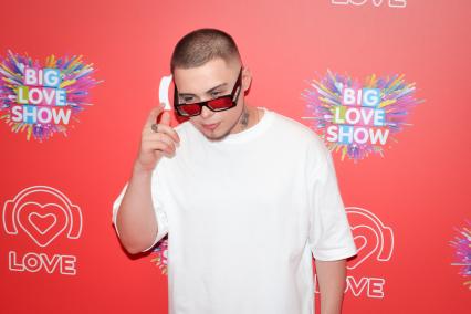 Москва. Певец LYRIQ перед началом Big Love Show 2023 на ВТБ Арене.